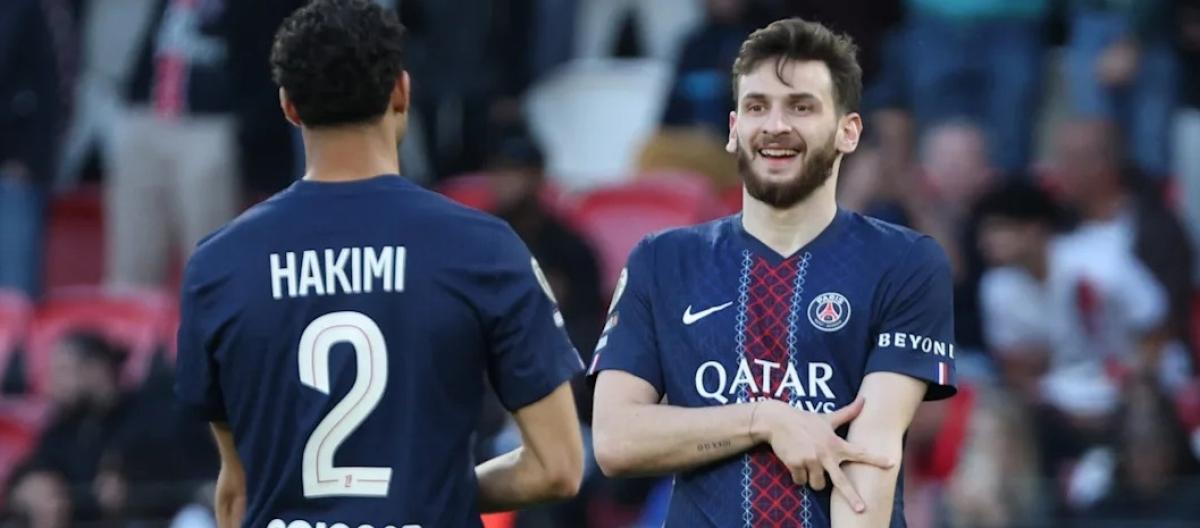 Ligue 1 – Kvalatschlia scores twice as Paris Saint-Germain defeats Nantes 3-0.