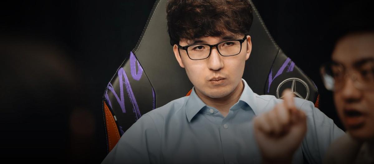Is T1 Club a model of human relationships? Easyhoon didn't contribute much after leaving the team, yet they still brought him back to coach. Is T1 Club a model of human relationships? Easyhoon didn't contribute much after leaving the team, yet they still brought him back to coach.