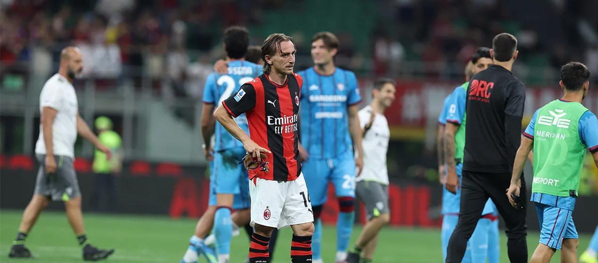 Serie A – AC Milan 1-2 Cagliari, missing out on Champions League qualification; Saelemaekers' quick goal couldn't save them.