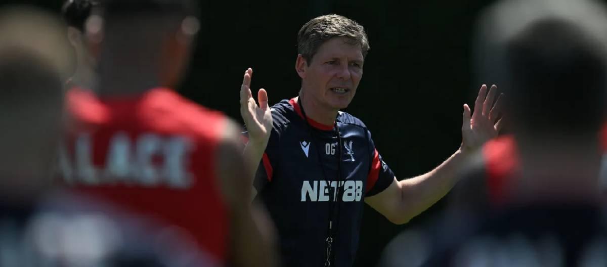 Oliver Glasner wants his players to play in a relaxed and natural state, rather than with tension and stress. Oliver Glasner wants his players to play in a relaxed and natural state, rather than with tension and stress.