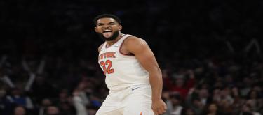 尼克斯主场大胜爵士豪取9连胜，唐斯轰下31分21篮板