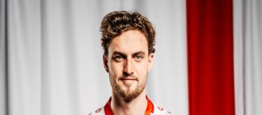 斯图加特与霍芬海姆边锋布鲁恩·拉森签约至2027年，并可选择续约1年