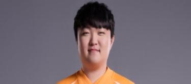 OMG Korean aid Moham publicly apologized for inappropriate remarks, the club responded that it would strengthen management