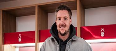 Nottingham Forest signs 37-year-old goalkeeper Wayne Hennessey for six months