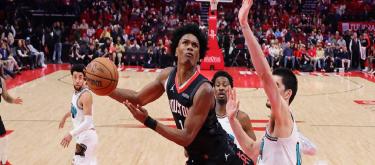 阿门·汤普森发挥出色，休斯敦火箭的表现超出预期