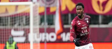 威尼斯租借梅斯后卫法利·坎德半个赛季，并可选择买断