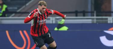 伊布拉西莫维奇对吉梅内斯的出色表现表示赞赏