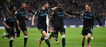 Bundesliga - Leverkusen opened fire in the first half to beat Frankfurt 4-1