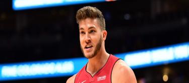 前开拓者、热火中锋梅耶斯·伦纳德宣布退役，时年33岁