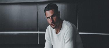 官方：纽卡斯尔联与33岁中卫法比安·舍尔续约至2026年6月