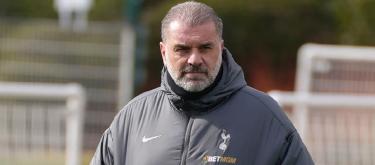 安格·波斯特科格鲁解释“捂耳庆祝”动作引发的争议