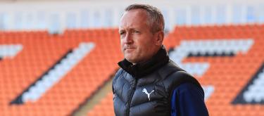 哈茨足球俱乐部解雇主教练尼尔·克里奇利