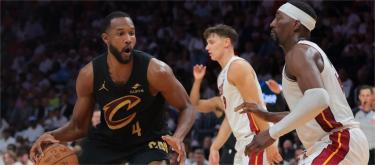 Cleveland Cavaliers defeated Miami Heat 138-83 to win 4 games in a row