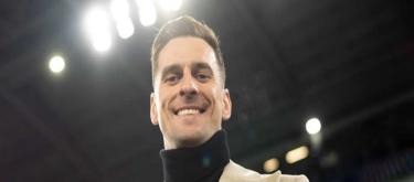 Juventus extends contract with 31-year-old center forward Milik until 2027, with salary spread over two seasons
