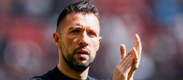 因丢失夺冠优势，阿贾克斯主帅法里奥利引咎辞职..