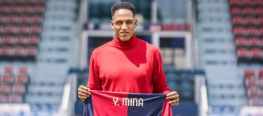 Cagliari completes contract extension with Colombia international defender Yerry Mina..