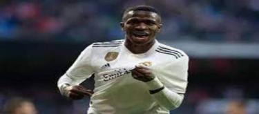 巴西主场小胜巴拉圭 提前晋级世界杯延续全勤纪录