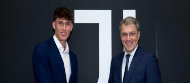 Official: Juventus extends contract with 22-year-old defender Nicolo Savona until 2030