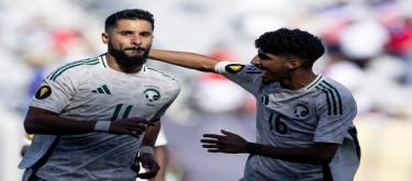 美洲金杯揭幕战｜美国5球大胜千里达 沙地历史性开门红