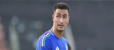 Brighton officially announced the signing of Verona defender Diego Coppola on a five-year contract