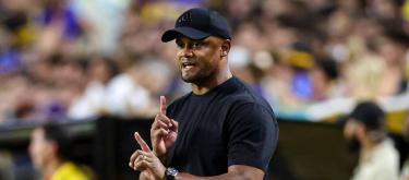 文森特·孔帕尼：我认为球队的表现不错，球员们在比赛中的情绪也控制得很好