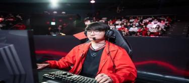 Faker's Rage Awakening Rate T1 changed his fate, CFO's strong counterattack dragged into the final game
