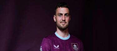 Stuttgart attacker Bruun Larsen officially returns to Burnley on a four-year contract