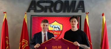 Roma officially completes contract extension with Serbia international goalkeeper Mile Svilar..