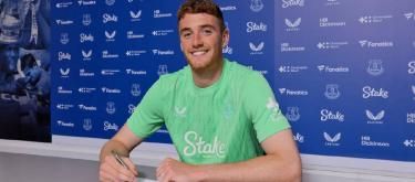 埃弗顿宣布签下门将马克·特拉弗斯，双方签至2029年