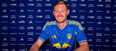 Newcastle United midfielder Sean Longstaff moves to Leeds United