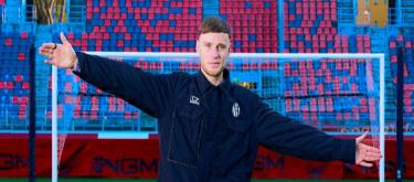 博洛尼亚中卫萨姆·贝克马正式加盟那不勒斯，将身披31号球衣