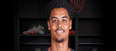 AC Milan officially announced the signing of Genoa center back Cony de Winter for a total of 20 million euros