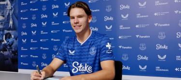 Everton officially announce the signing of Southampton's England U21s international winger wonderkid Tyler Dibling..