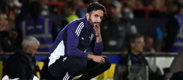 Manchester United manager Ruben Amorim apologizes to fans after penalty shootout loss