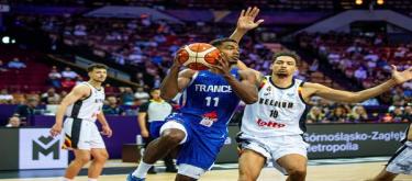 法国轻取比利时 里萨谢暴扣点燃全场