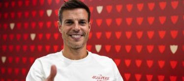 Cesar Azpilicueta: I will do my best to help the young players