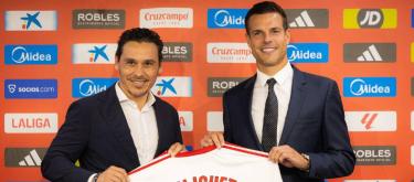 Cesar Azpilicueta is convinced he can make a significant contribution to the team