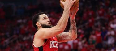 VanVleet's ACL tear could end his season