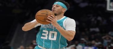 双库里同场！勇士豪阵震撼全联盟