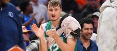 Mavericks' top draft pick Cooper Flagg suffers shoulder injury