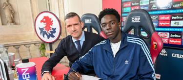 Genoa completes contract extension with young Italy U21s international forward Jeff Ekhator..