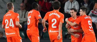 ◤La Liga◢ Oyarzabal's penalty spared Real Sociedad's blushes with a late 1-1 draw against Elche..