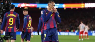 La Liga – Rafinha scores as Barcelona defeat Atletico Madrid 3-1.