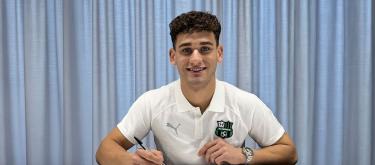 Sassuolo completes contract extension with Italy U21s international goalkeeper Gioele Zacchi..