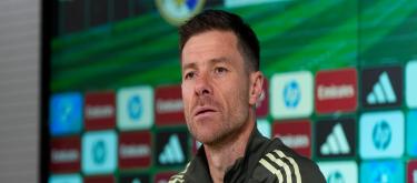 Le Monde: Alonso's job is in jeopardy; midweek match against Manchester City is his last chance.