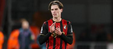 Alex Scott believes that the club's team cohesion enables the team to perform at its best.