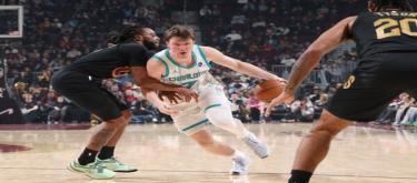 克尼普尔29分米勒25+13 黄蜂加时119-111险胜骑士