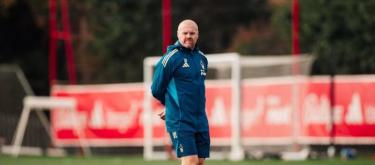 Nottingham Forest manager Dyche refuses to emulate Guardiola's "weight management" approach.