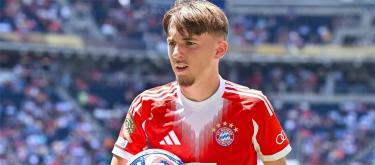 Technically gifted, Müller praised Lennart Carr's ability to score goals.