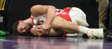 阿尔佩伦·申京脚踝扭伤离场　火箭队前景蒙阴